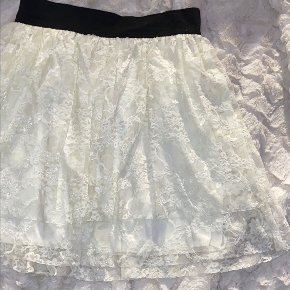 Lace fluffy white skirt NWOT